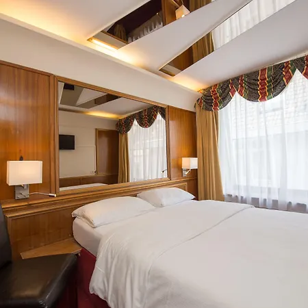 Отель Rembrandtplein