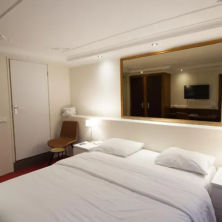 Rembrandtplein Hotel *