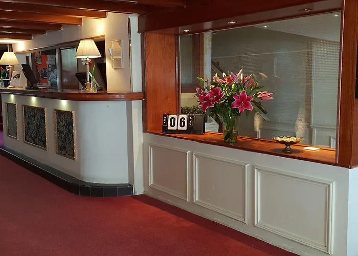 Rembrandtplein Отель