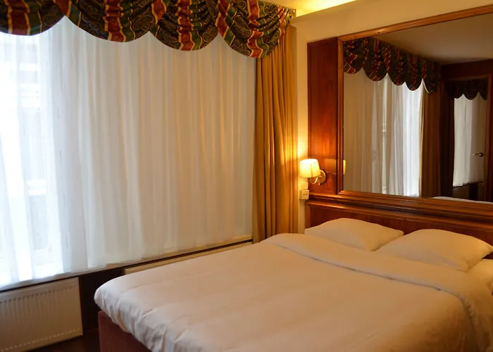 Rembrandtplein Hotel *