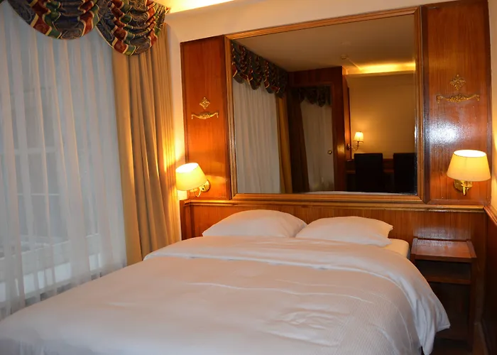 Отель Rembrandtplein *