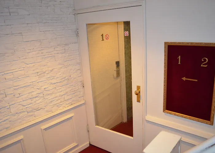 Отель Rembrandtplein