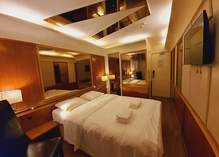 Отель Rembrandtplein