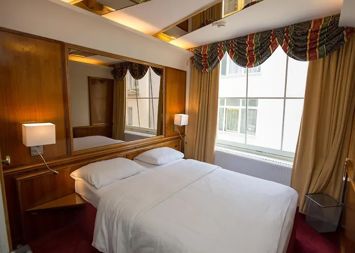 Rembrandtplein Hotel *