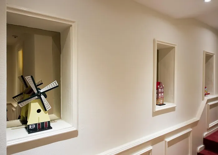 Rembrandtplein Отель