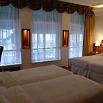 Rembrandtplein 호텔 *